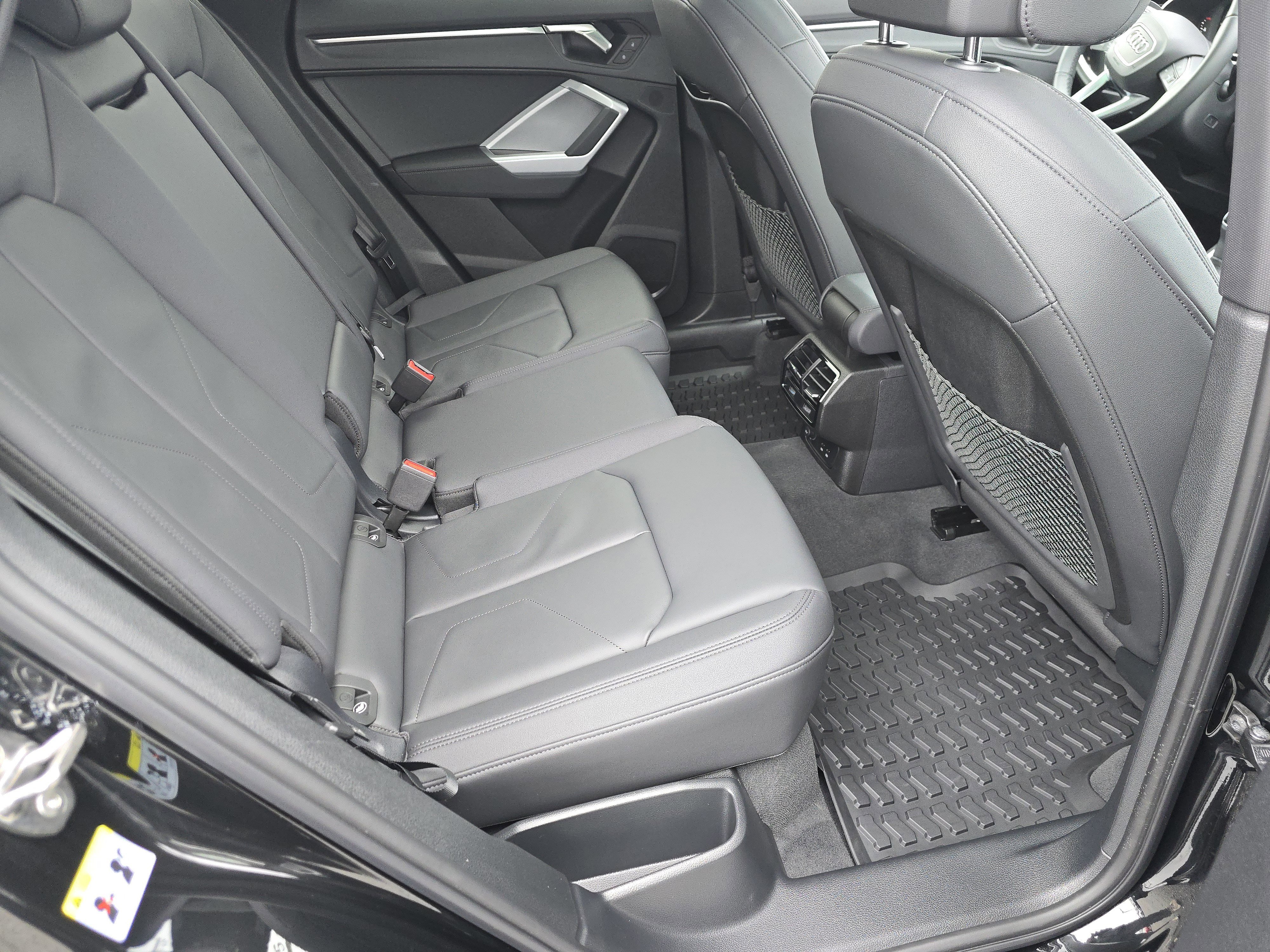 Certified 2025 Audi Q3 2.0T Premium w/ Convenience Package AWD/4WD image 19