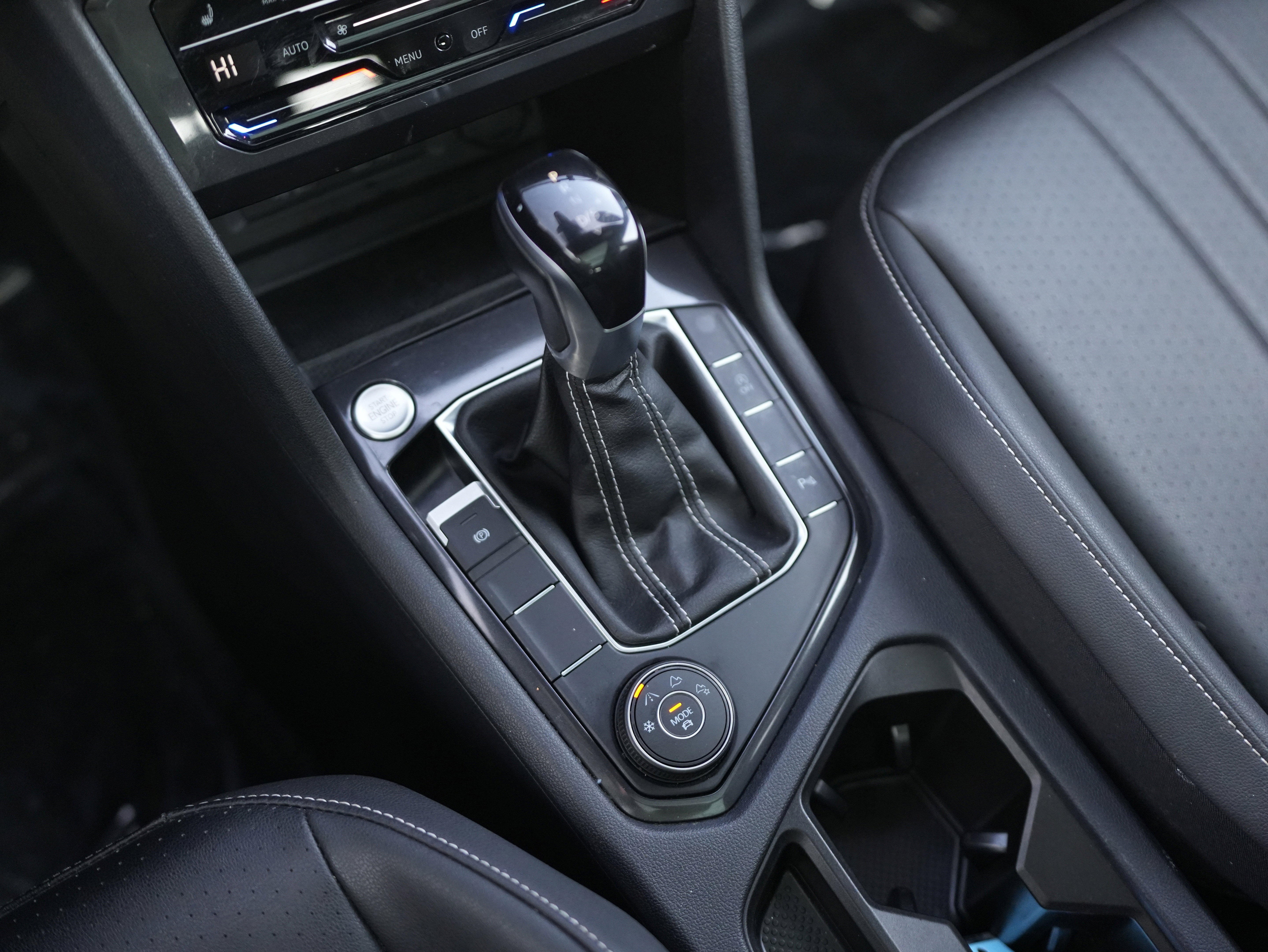 Used 2023 Volkswagen Tiguan SE R-Line image 16