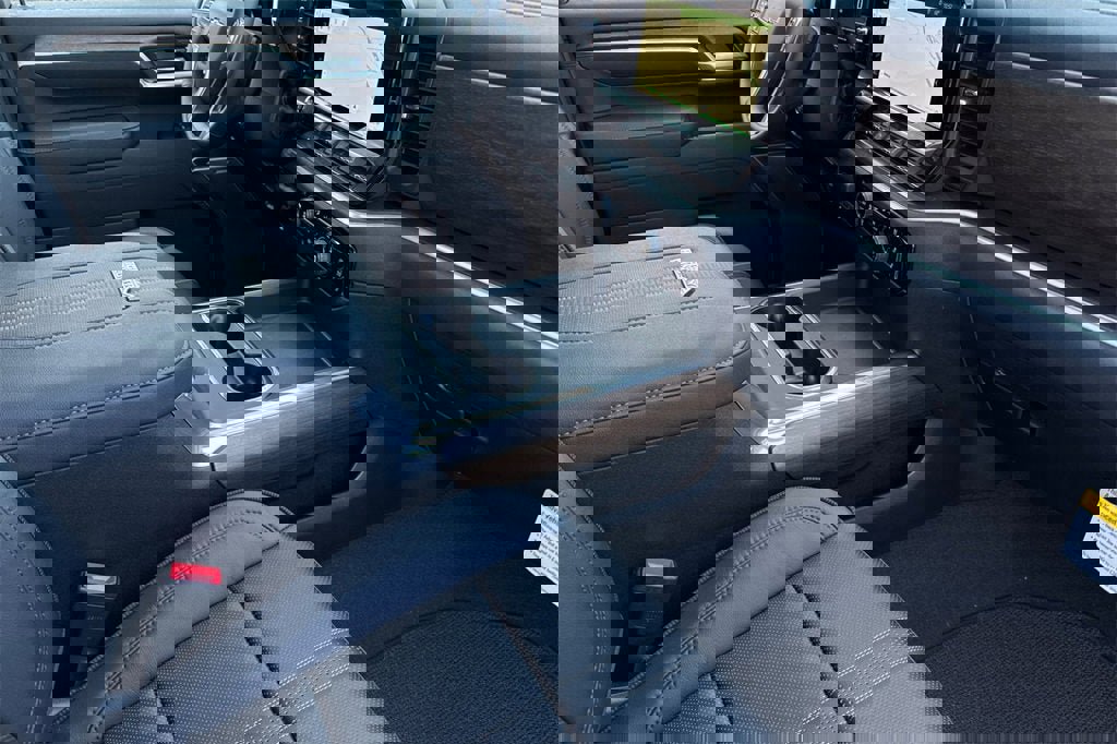 New 2025 Chevrolet Silverado 3500 High Country w/ High Country Premium Package image 15