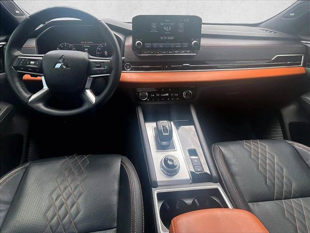 Used 2024 Mitsubishi Outlander SEL FWD image 16