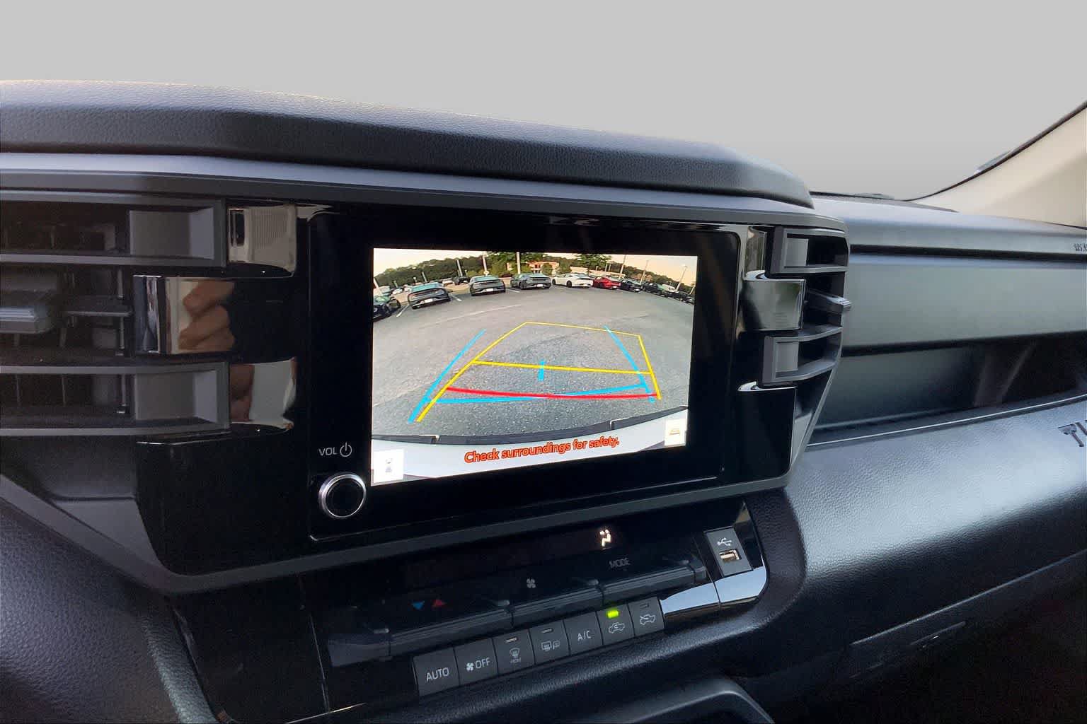 Used 2024 Toyota Tundra SR AWD/4WD image 28