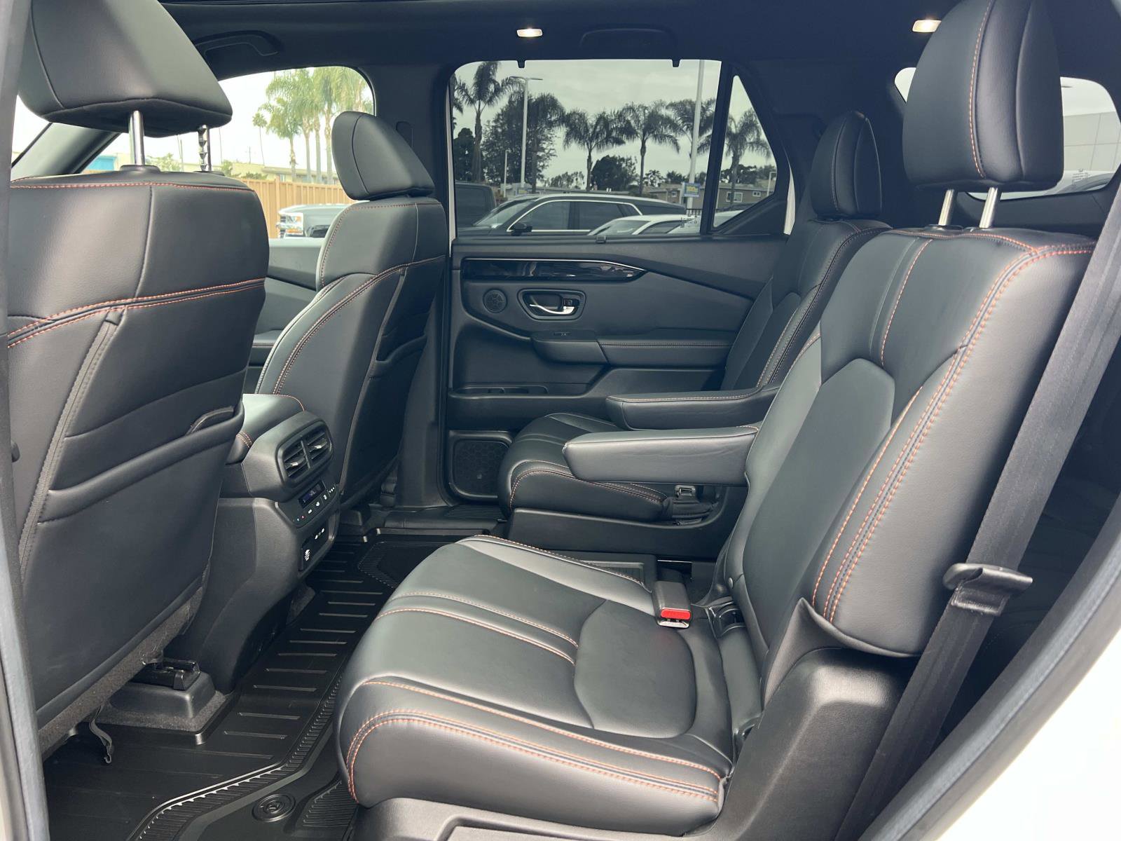 Certified 2025 Honda Pilot TrailSport image 23