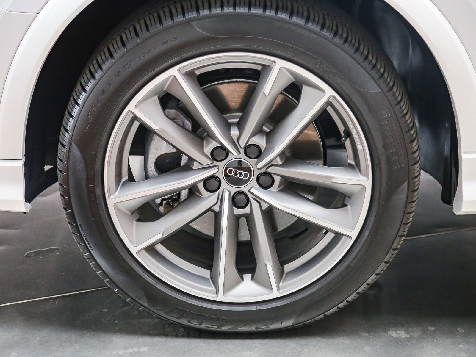Certified 2025 Audi Q3 2.0T Premium w/ Convenience Package AWD/4WD image 10