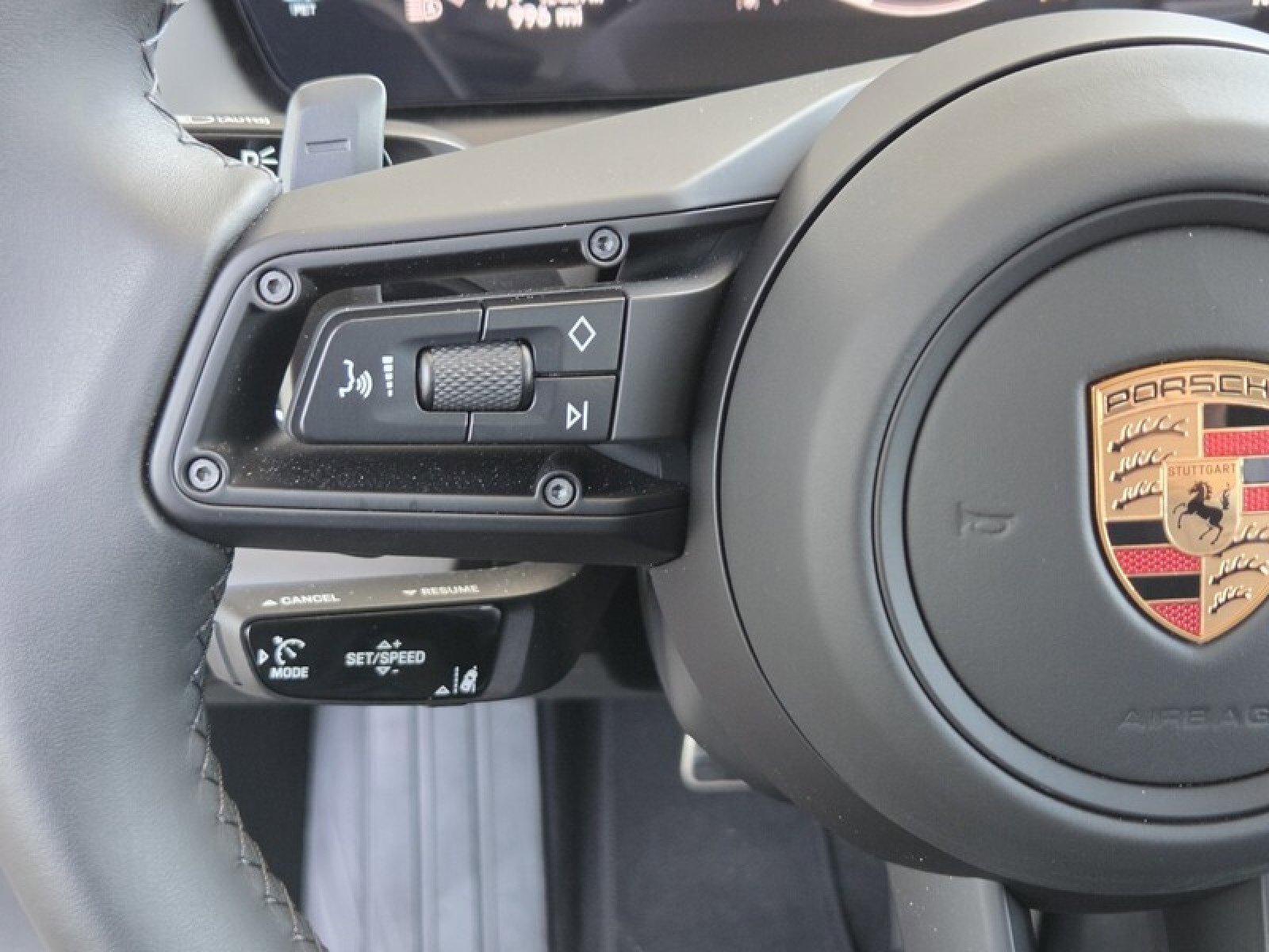 Used 2025 Porsche Panamera image 26