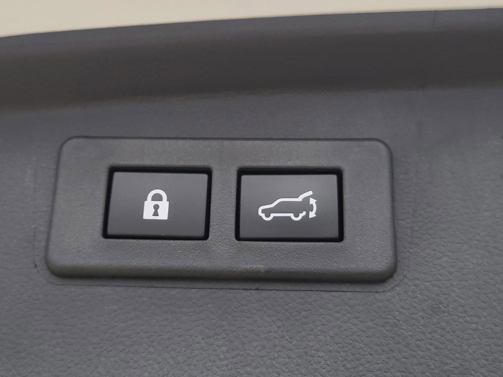 Certified 2025 Subaru Outback Premium AWD/4WD image 12