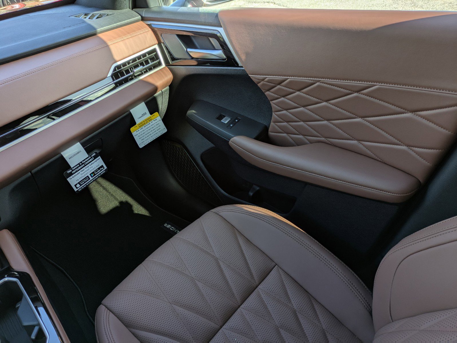 New 2025 Mitsubishi Outlander SEL image 16