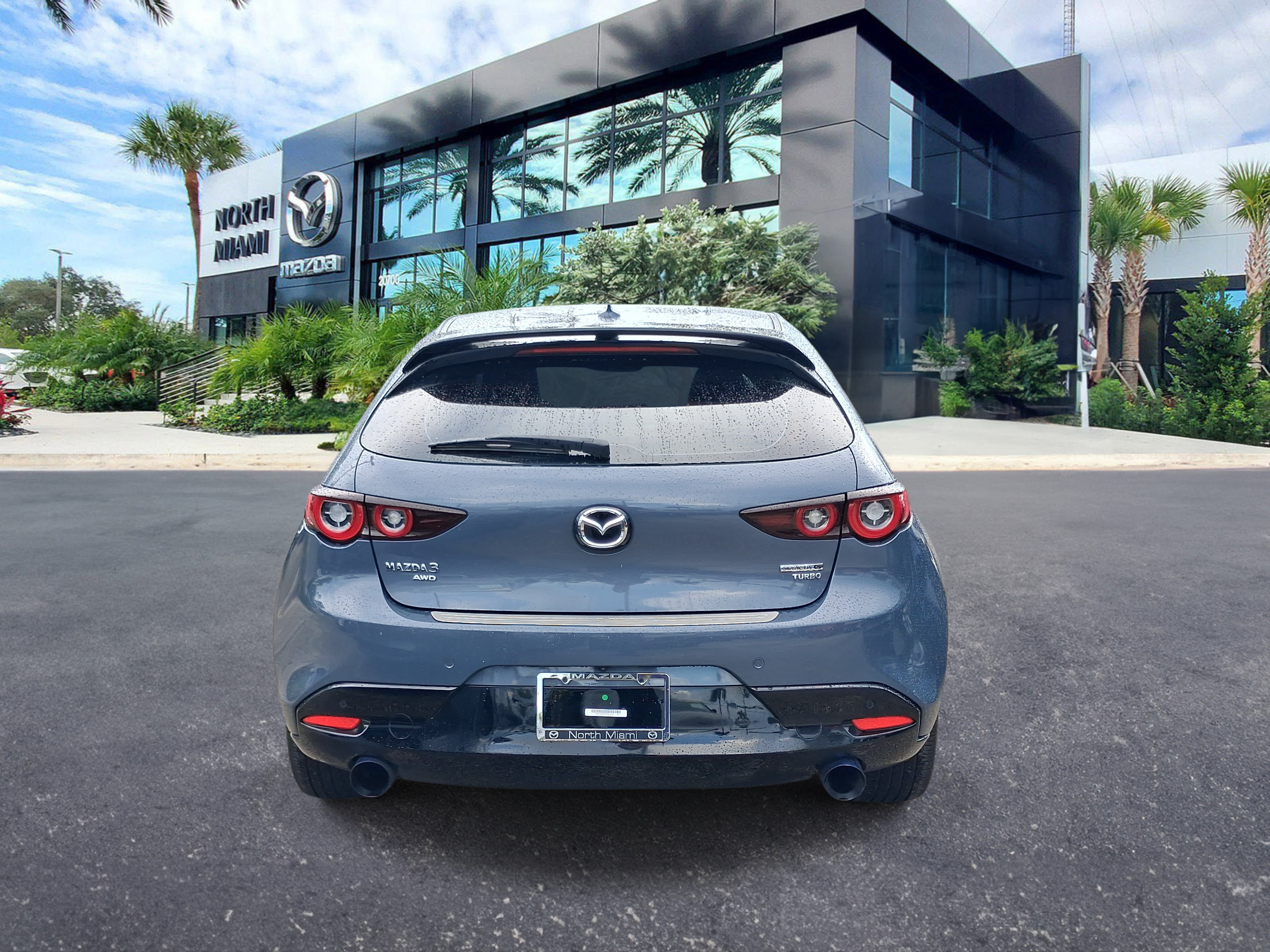 Used 2023 MAZDA MAZDA3 Hatchback w/Premium Plus Pkg AWD/4WD image 4