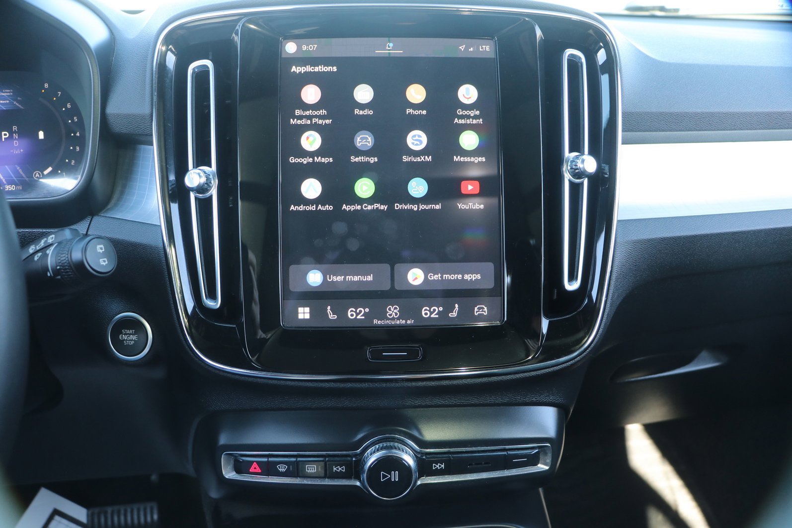 Used 2024 Volvo XC40 B5 Core image 20