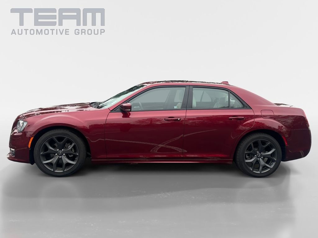 Certified 2023 Chrysler 300 Touring L w/ Popular Equipment Group image 4