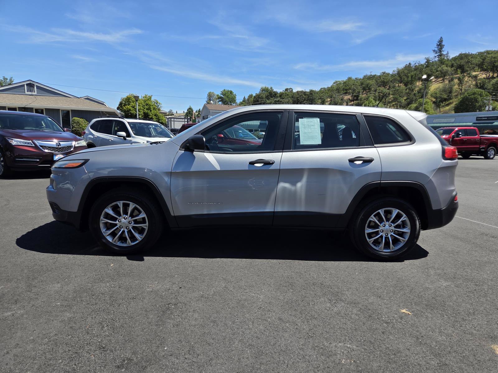 Used 2016 Jeep Cherokee Sport AWD/4WD image 8