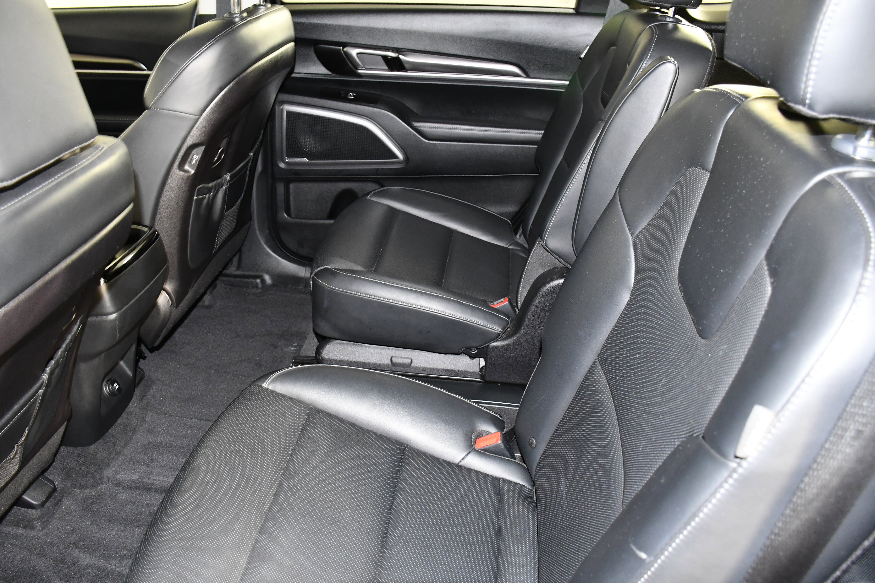 Used 2025 Kia Telluride S image 48