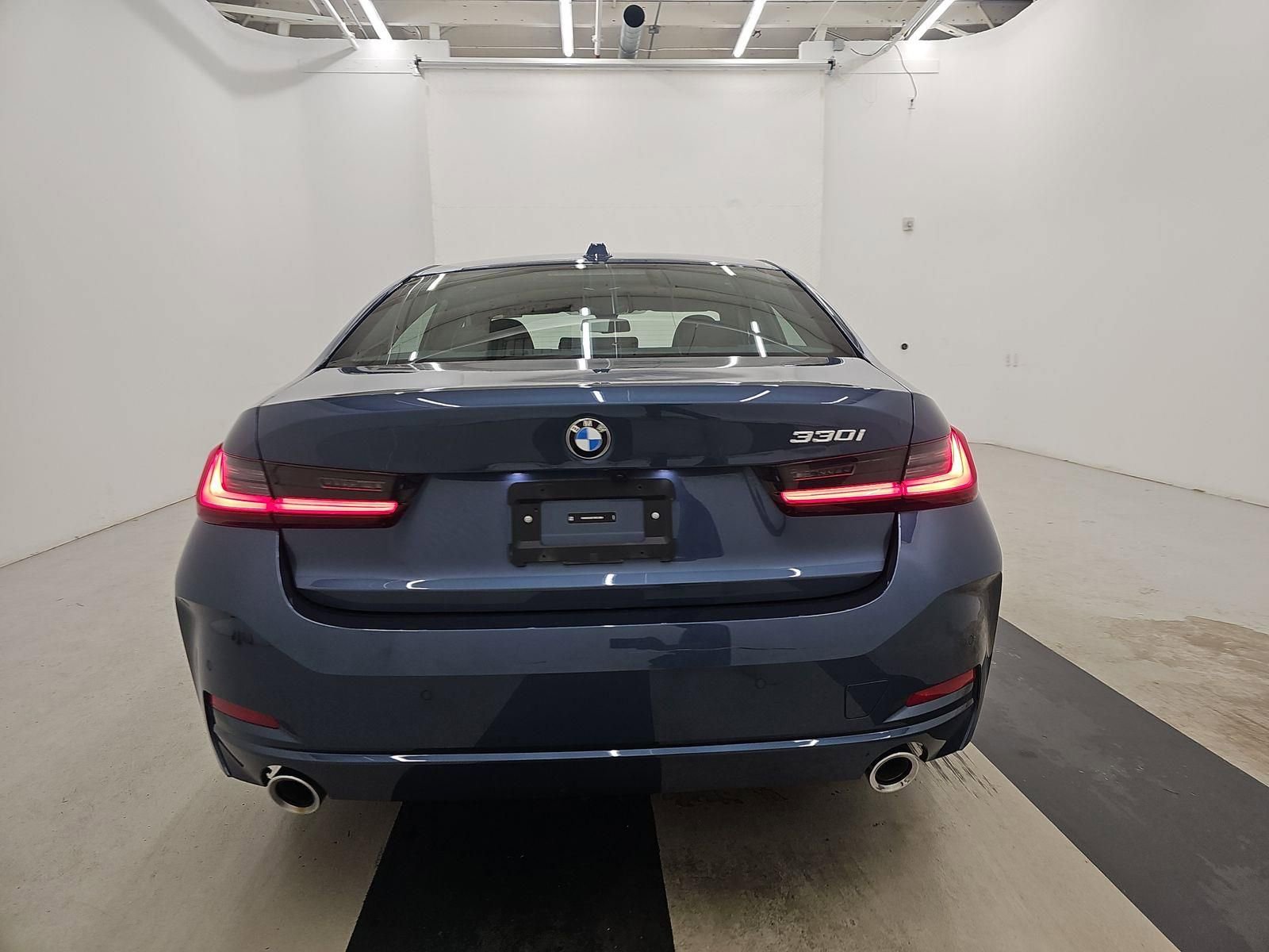 Used 2025 BMW 330i Sedan image 5