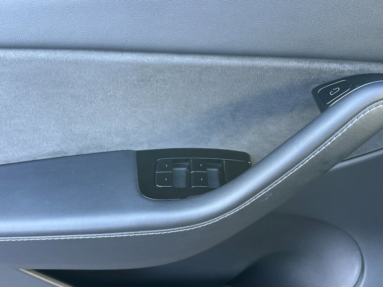 Used 2021 Tesla Model Y Long Range image 11