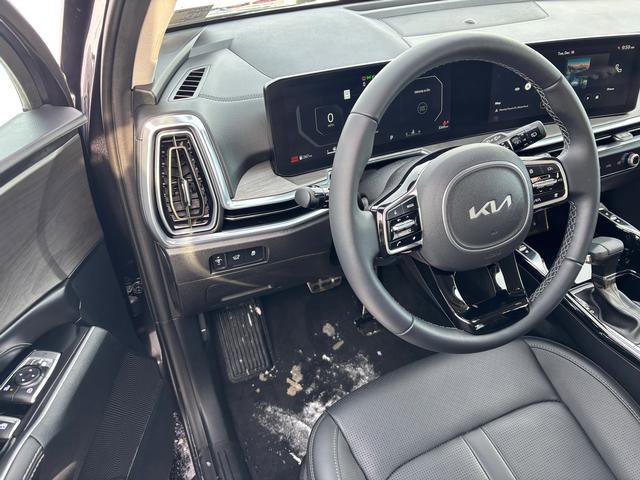 Certified 2025 Kia Sorento SX image 11