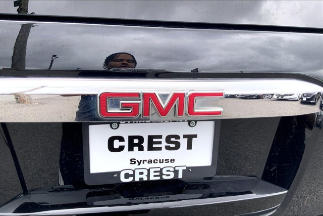 Used 2017 GMC Yukon XL Denali w/ Open Road Package AWD/4WD image 32