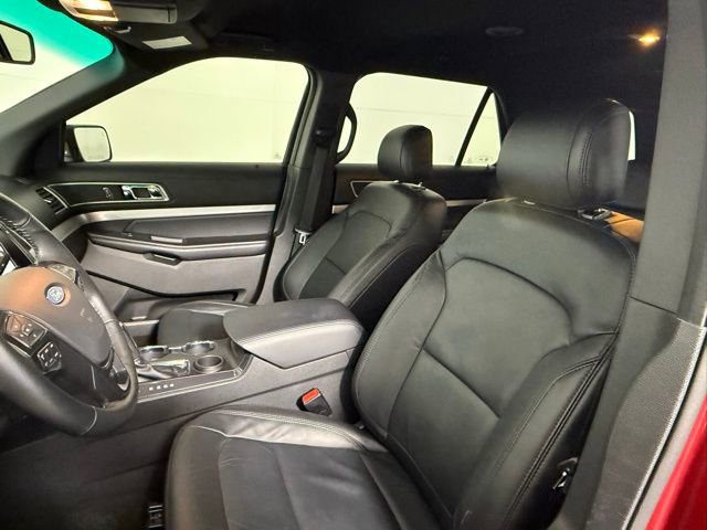 Used 2017 Ford Explorer XLT w/ Equipment Group 202A image 29