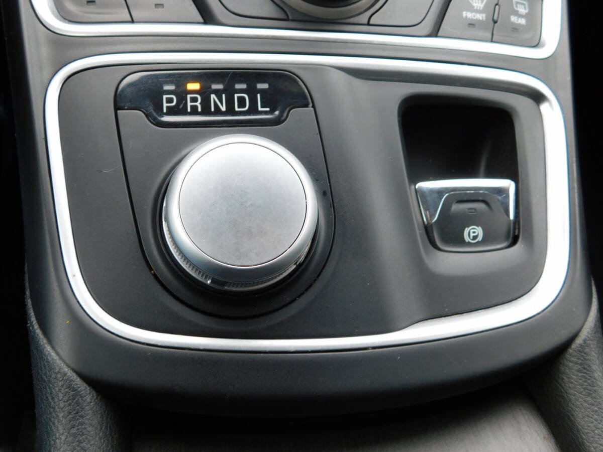 Used 2015 Chrysler 200 Limited w/ Convenience Group FWD image 15