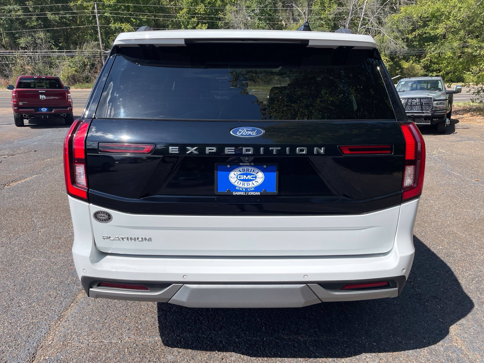 Used 2025 Ford Expedition Platinum AWD/4WD image 5