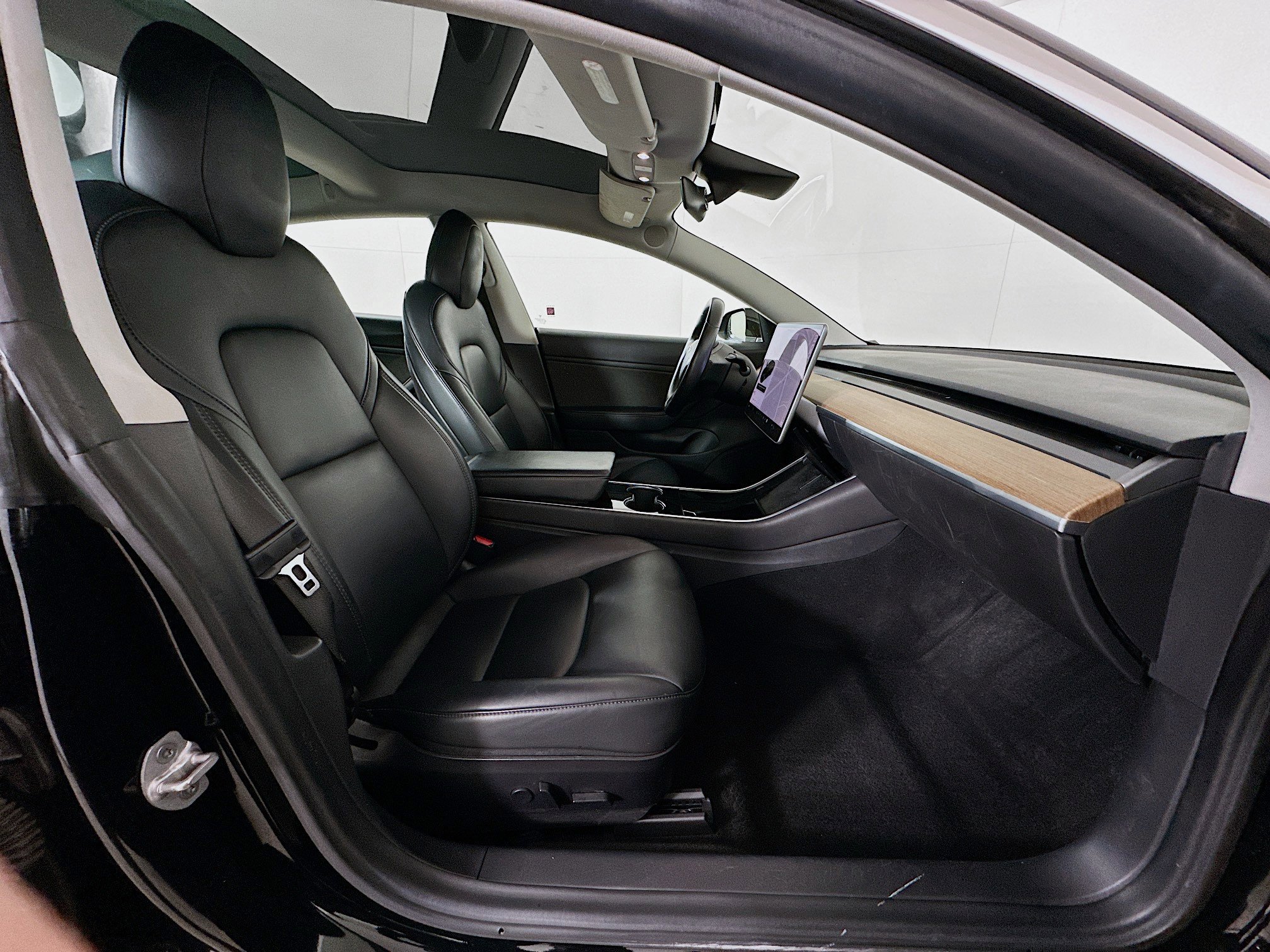 Used 2019 Tesla Model 3 Standard Range Plus image 31