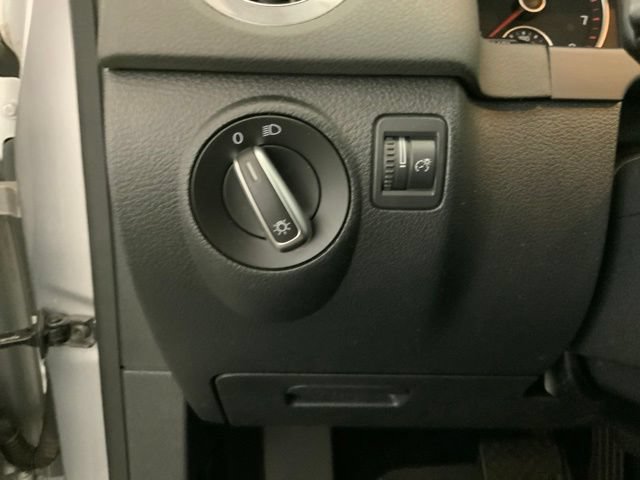 Used 2018 Volkswagen Tiguan Limited AWD/4WD image 16