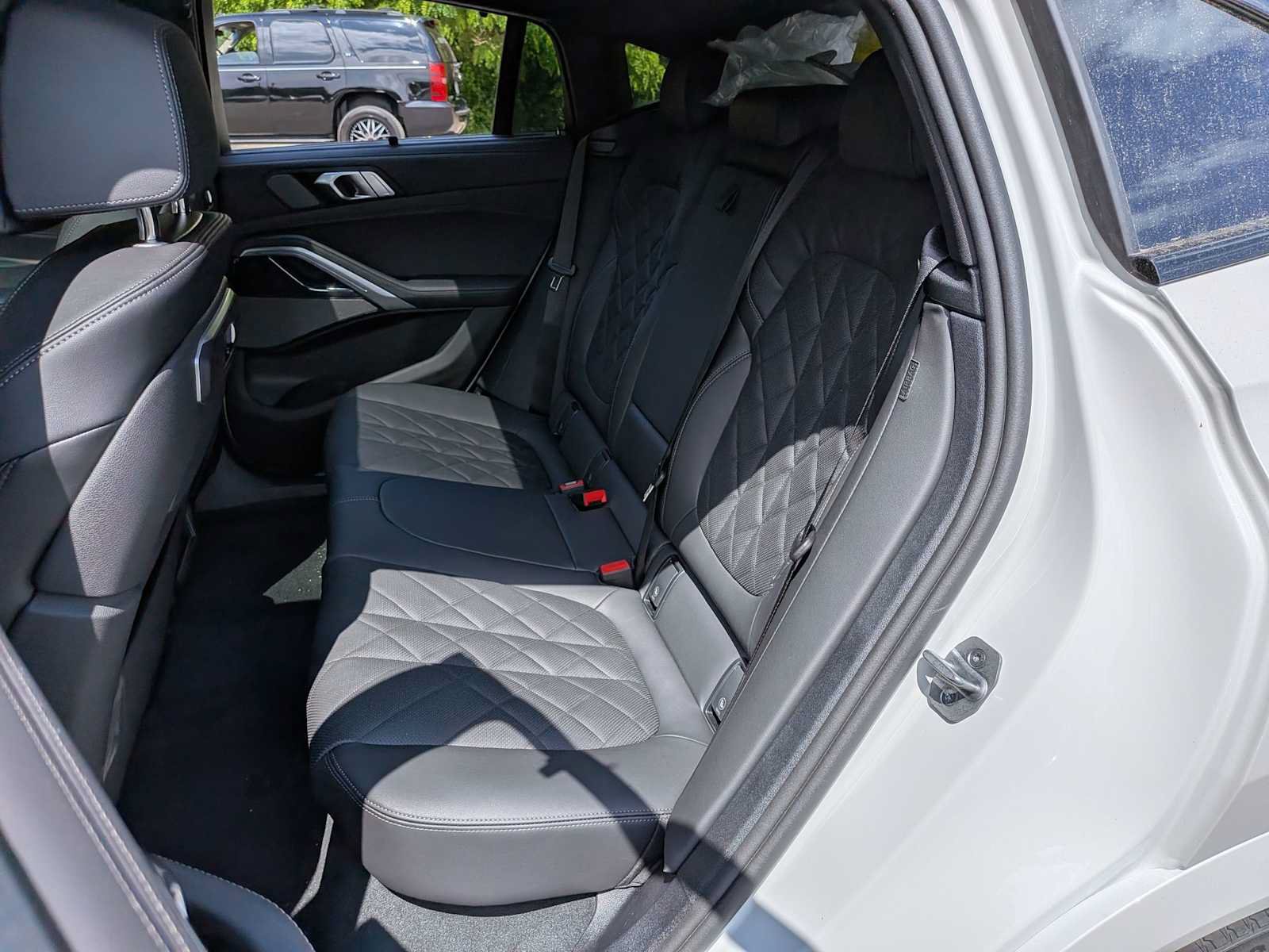 New 2027 BMW X6 xDrive40i w/ Executive Package AWD/4WD image 19
