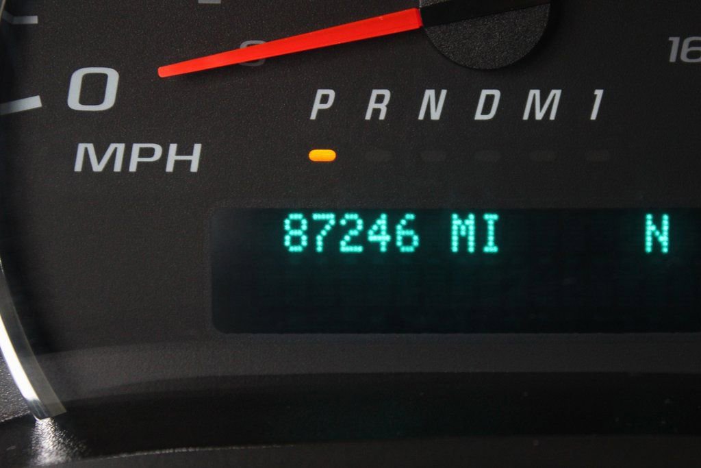 Used 2020 Chevrolet Express 3500 w/ Driver Convenience Package RWD image 23