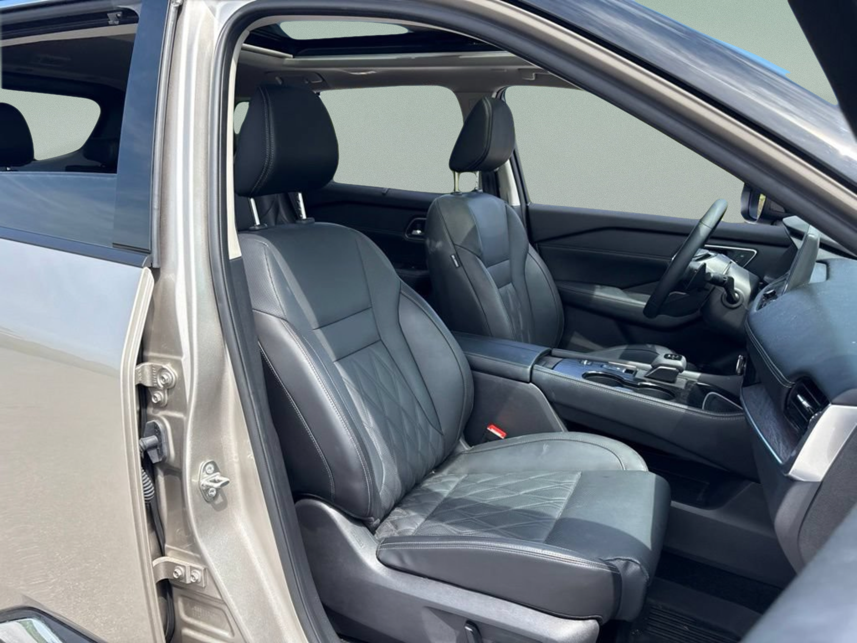 Used 2025 Nissan Rogue Platinum w/ Platinum Premium Package FWD image 23