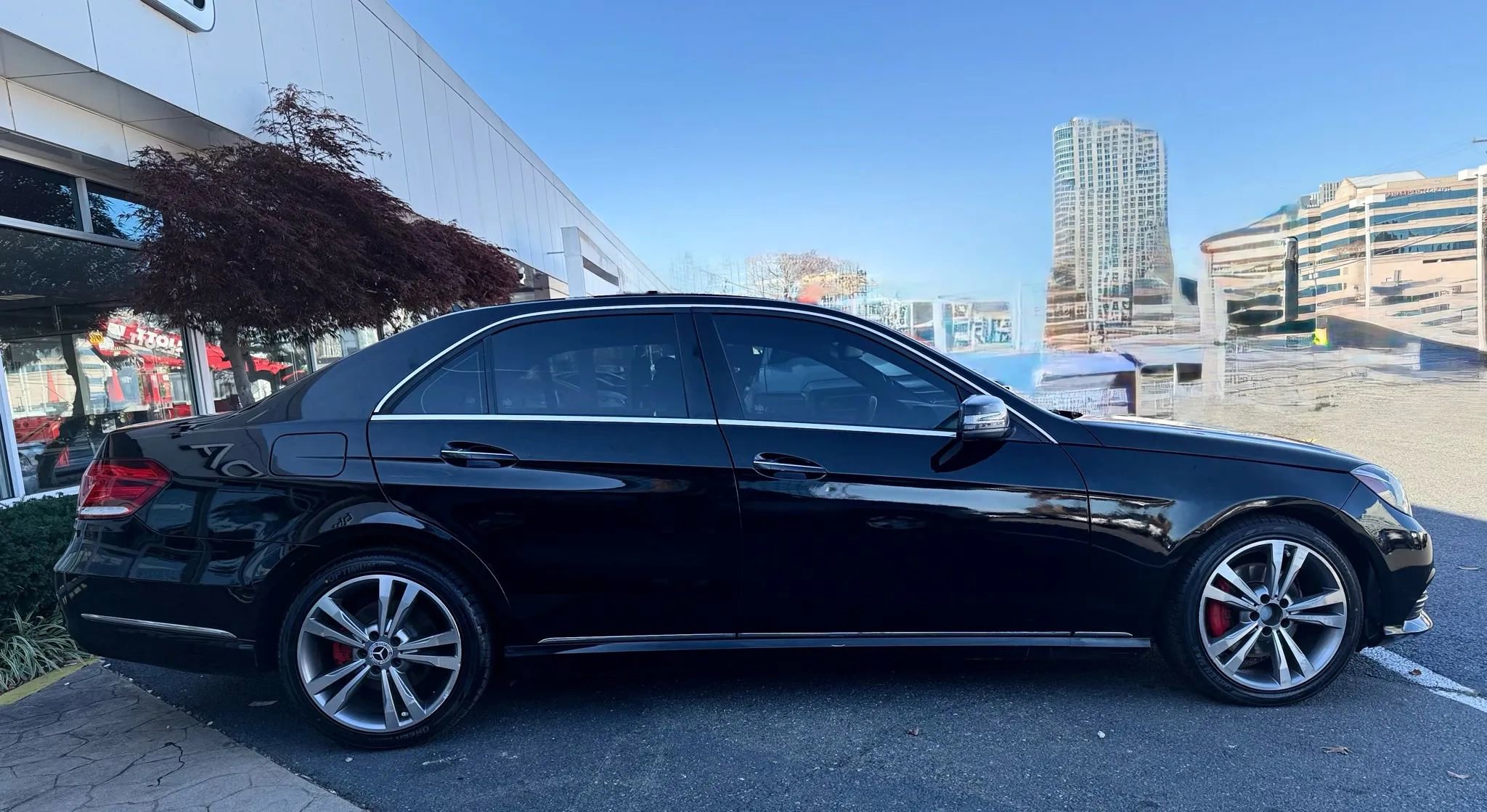 Used 2014 Mercedes-Benz E 350 4MATIC Sedan image 8