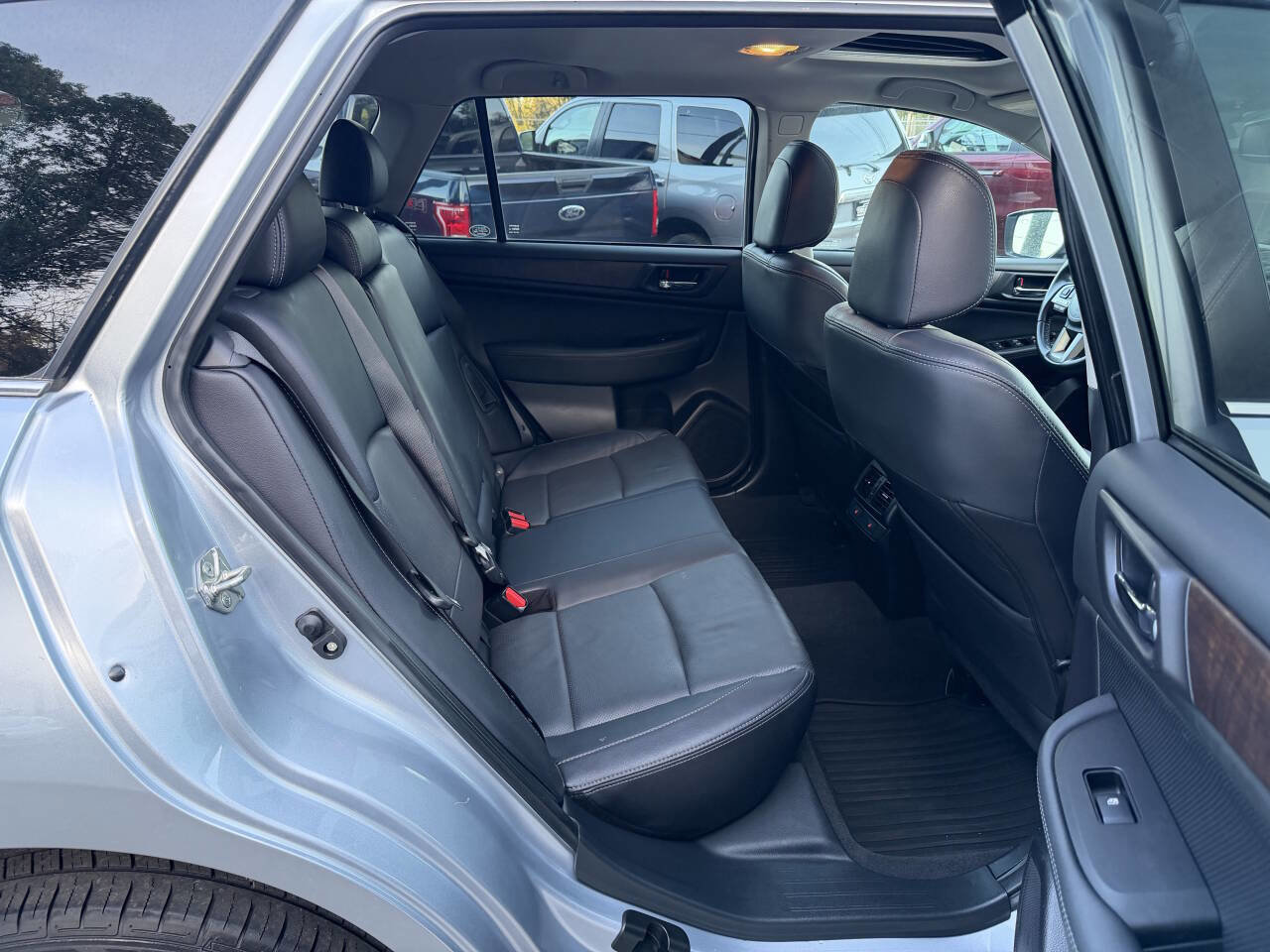 Used 2017 Subaru Outback 2.5i Limited w/ Popular Package #5 image 23