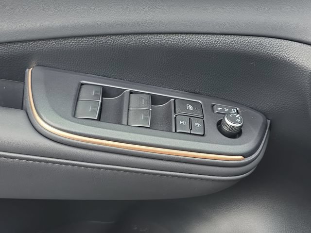 Used 2023 Toyota Crown Platinum AWD/4WD image 28