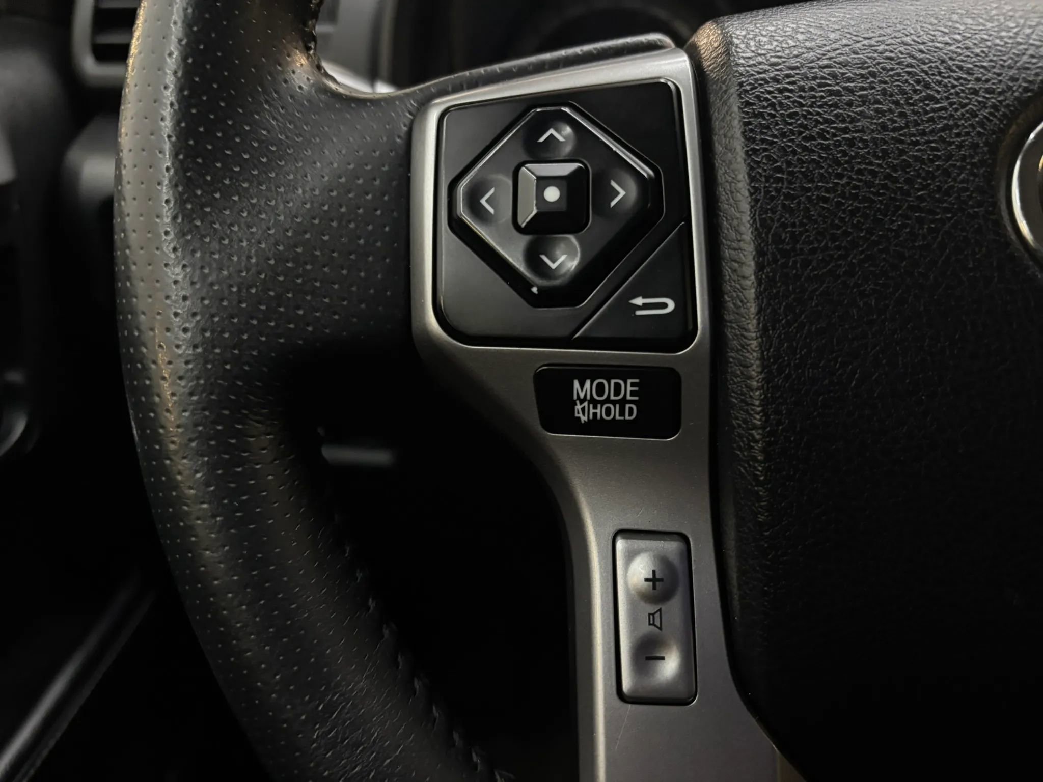 Used 2016 Toyota 4Runner SR5 image 22