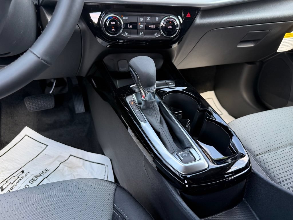 New 2026 Chevrolet Trax LT w/ LT Convenience Package FWD image 12