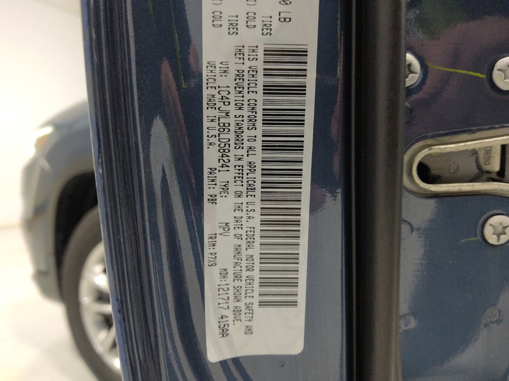 Used 2020 Jeep Cherokee Latitude Plus w/ Comfort/Convenience Group AWD/4WD image 32