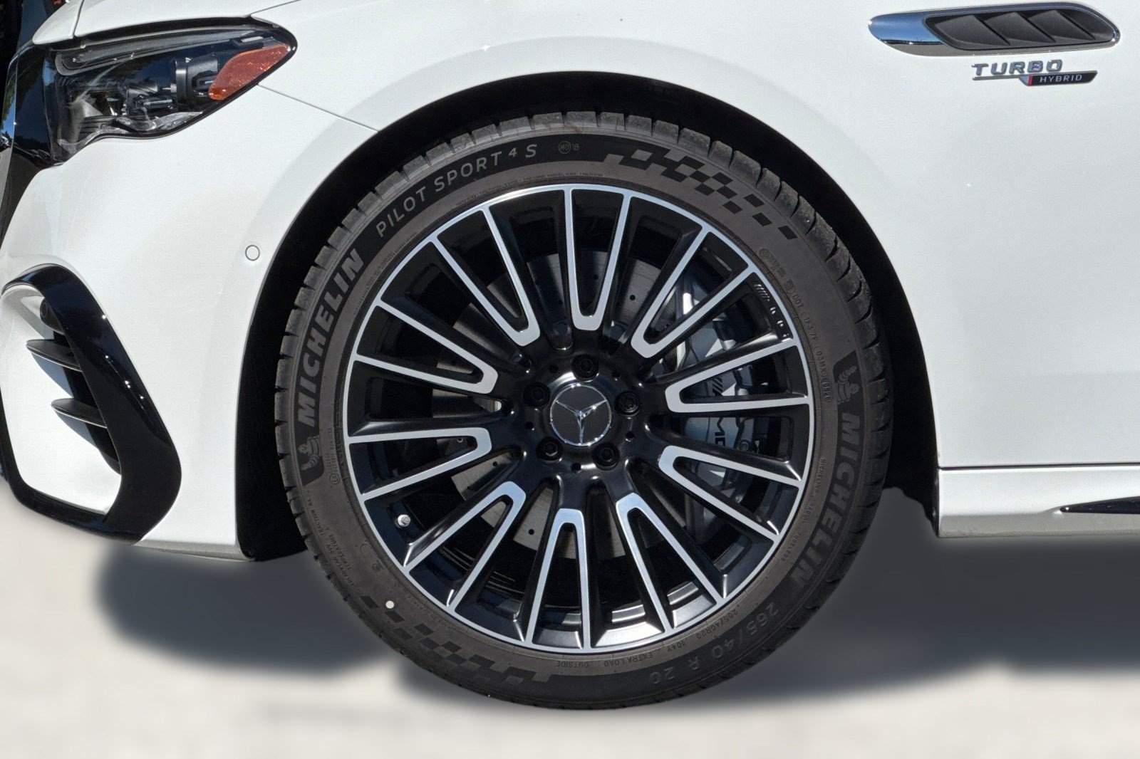 New 2026 Mercedes-Benz E 53 AMG e 4MATIC Wagon image 13