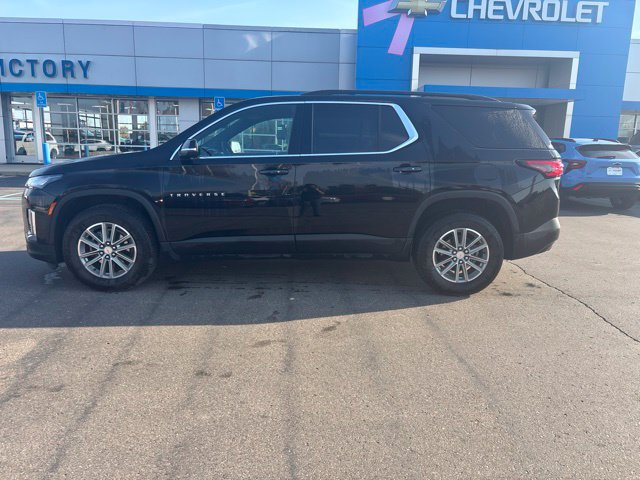 Used 2023 Chevrolet Traverse LT FWD image 2