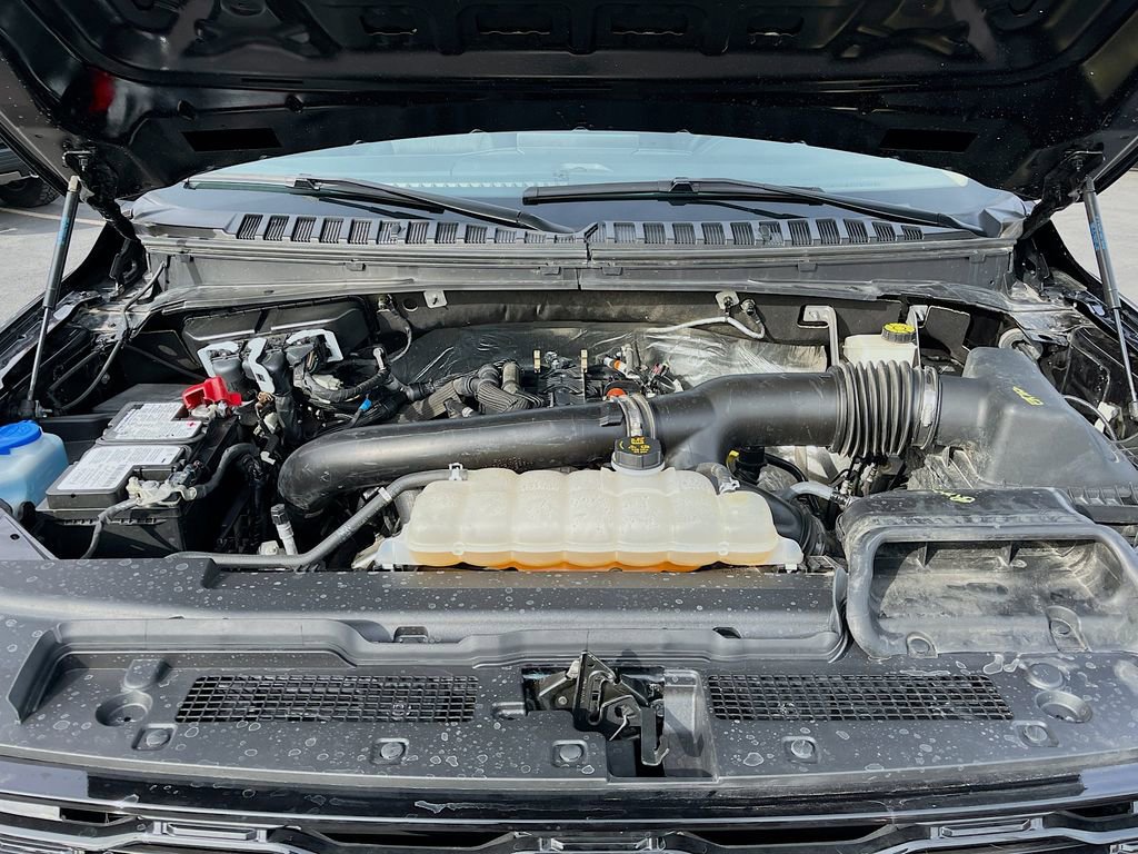 Used 2024 Ford Expedition XLT image 31