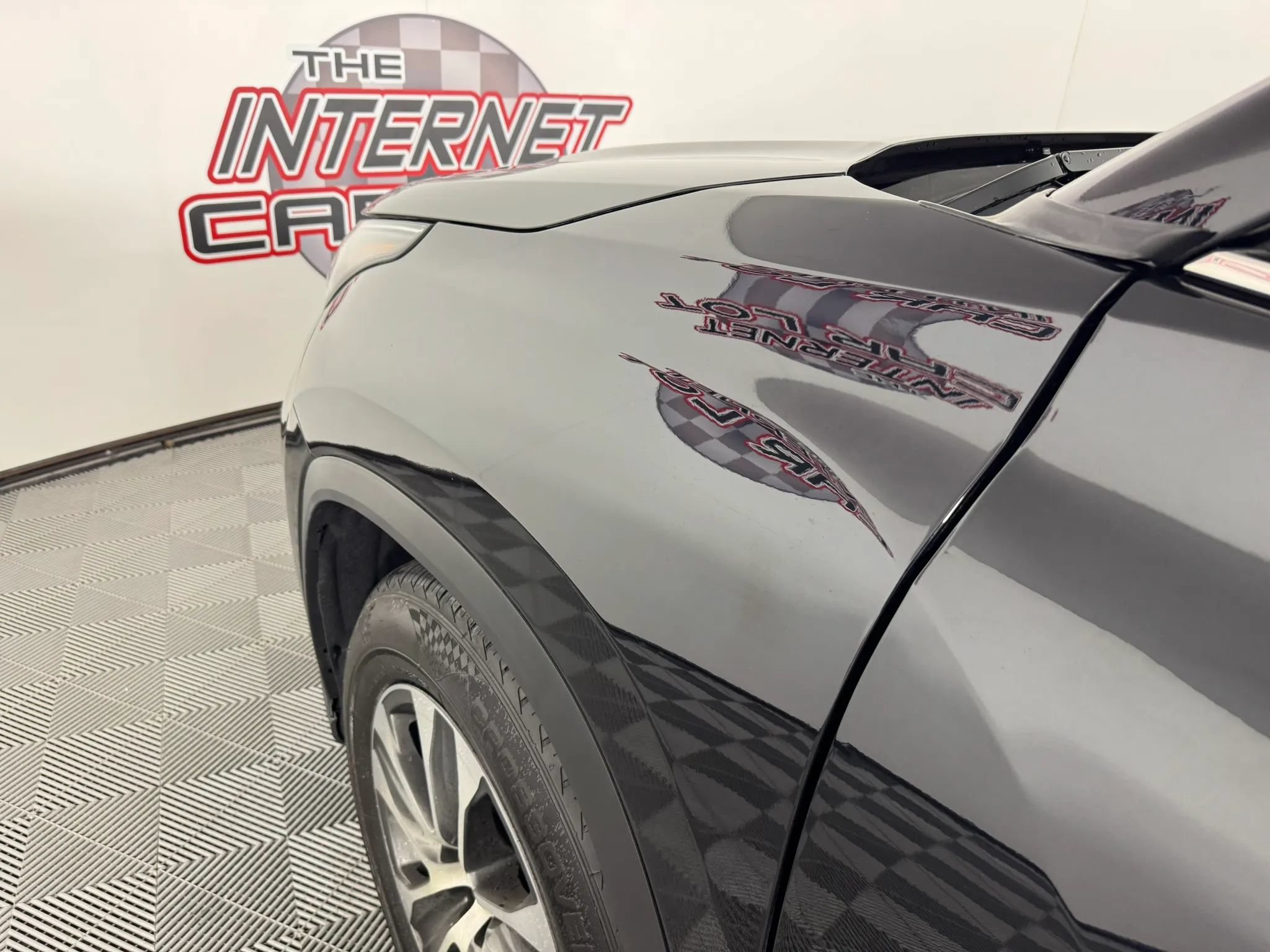 Used 2023 Toyota Highlander XLE AWD/4WD image 23