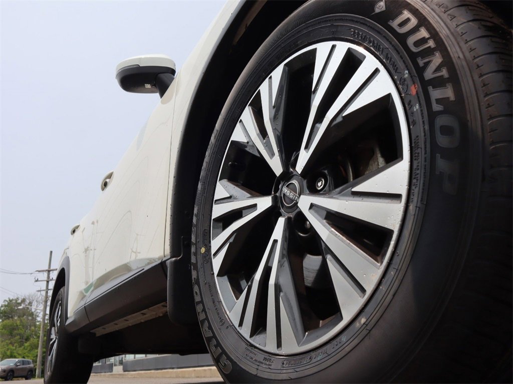 Certified 2022 Nissan Rogue SV image 10