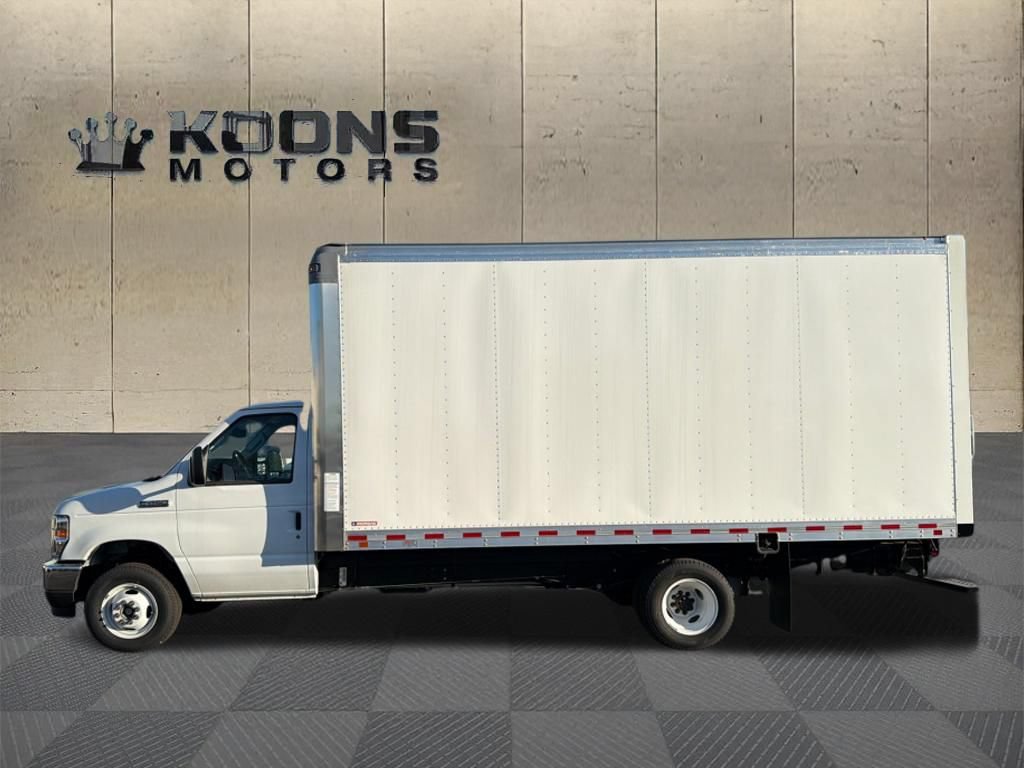 New 2026 Ford E-450 and Econoline 450 Super Duty w/ Driver's Safety Package RWD video 4