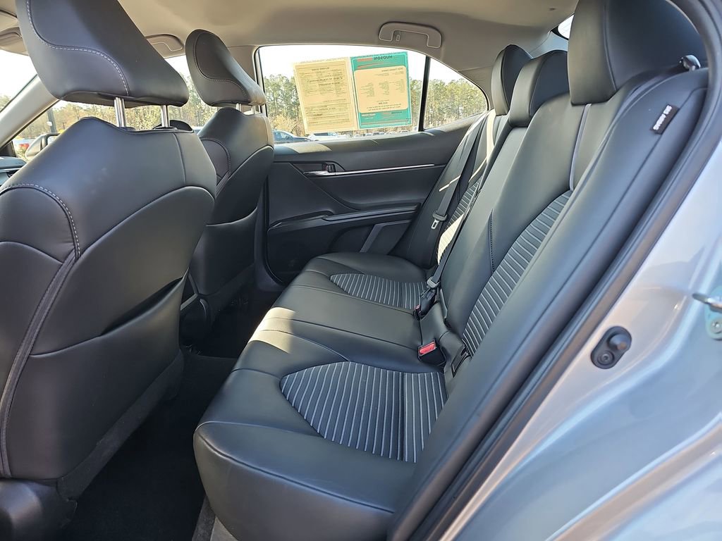 Used 2024 Toyota Camry SE image 18