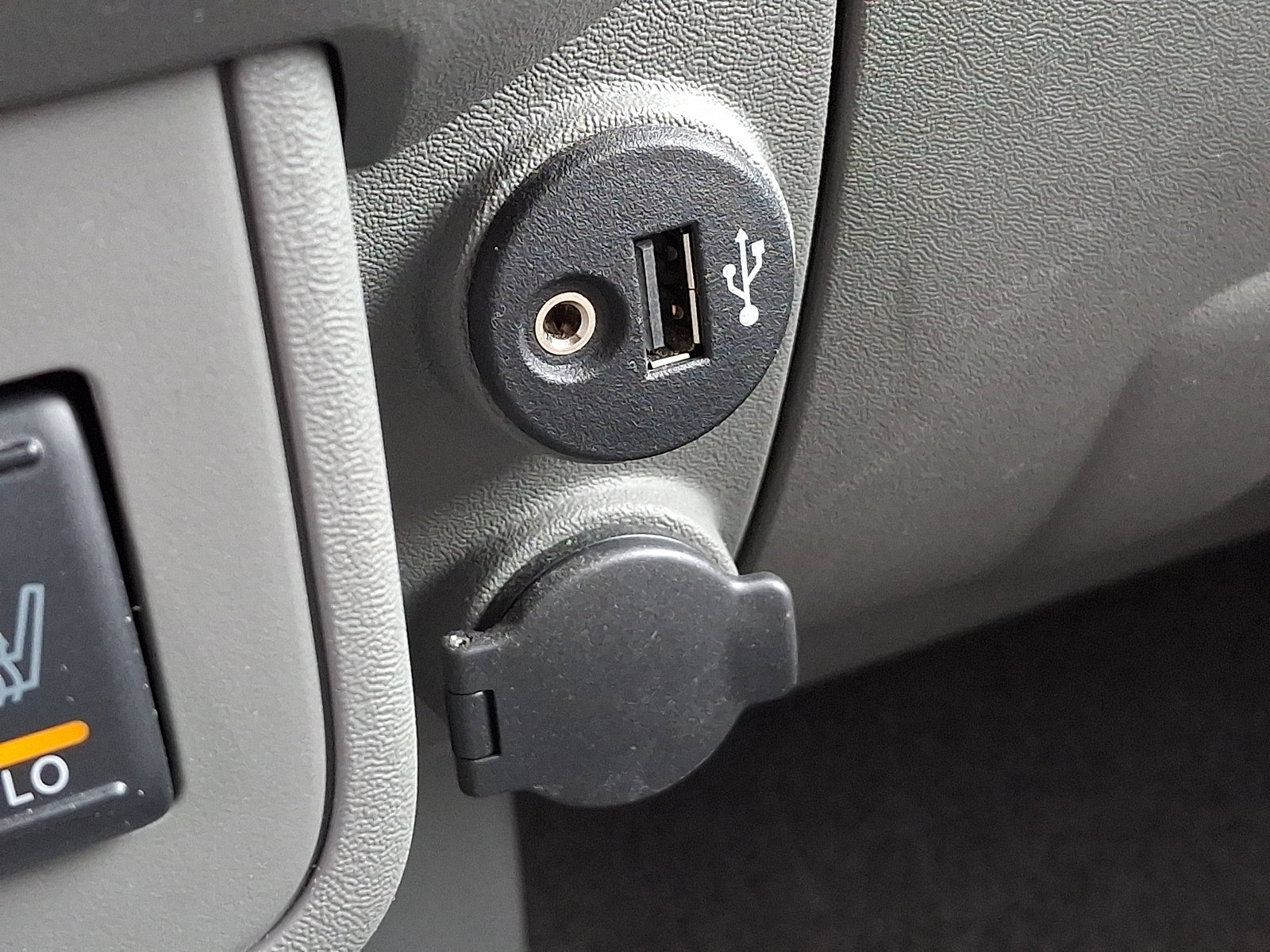 Used 2020 Nissan Frontier SV image 31