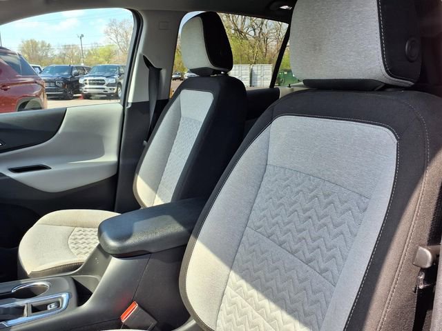Used 2024 Chevrolet Equinox LS w/ LS Convenience Package AWD/4WD image 2
