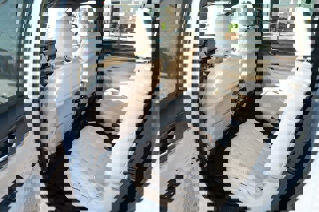 New 2025 Jeep Grand Cherokee L Limited w/ Luxury Tech Group II image 28