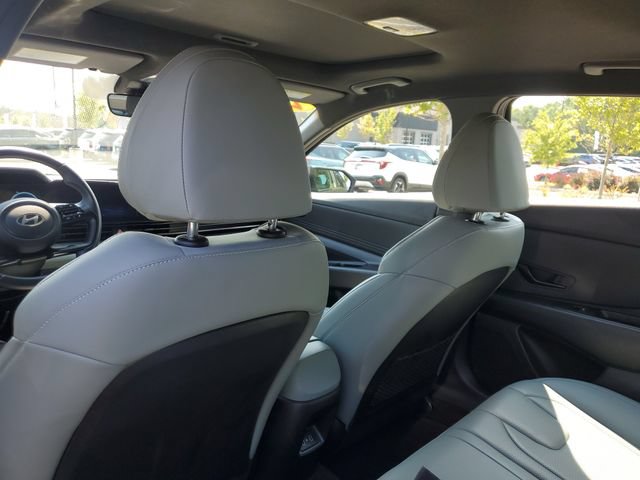 Used 2024 Hyundai Elantra Limited FWD image 17