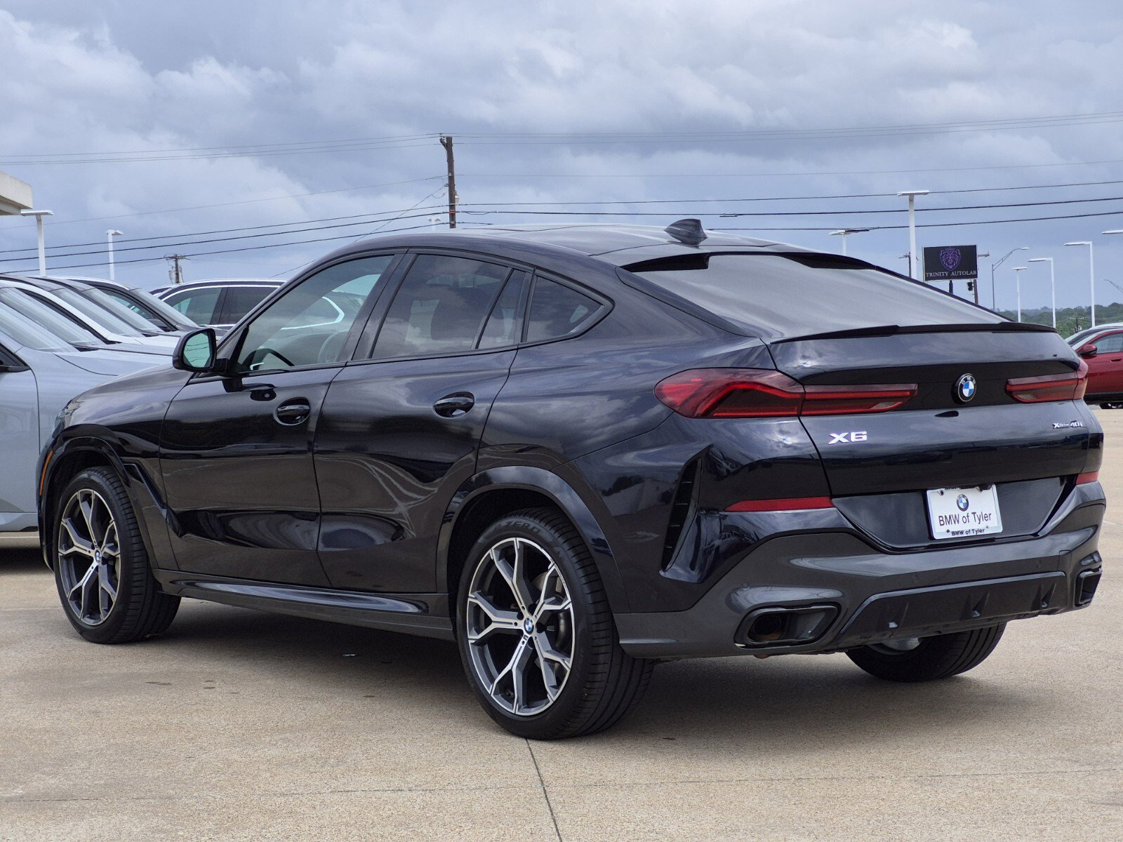 Used 2022 BMW X6 xDrive40i w/ M Sport Package image 6