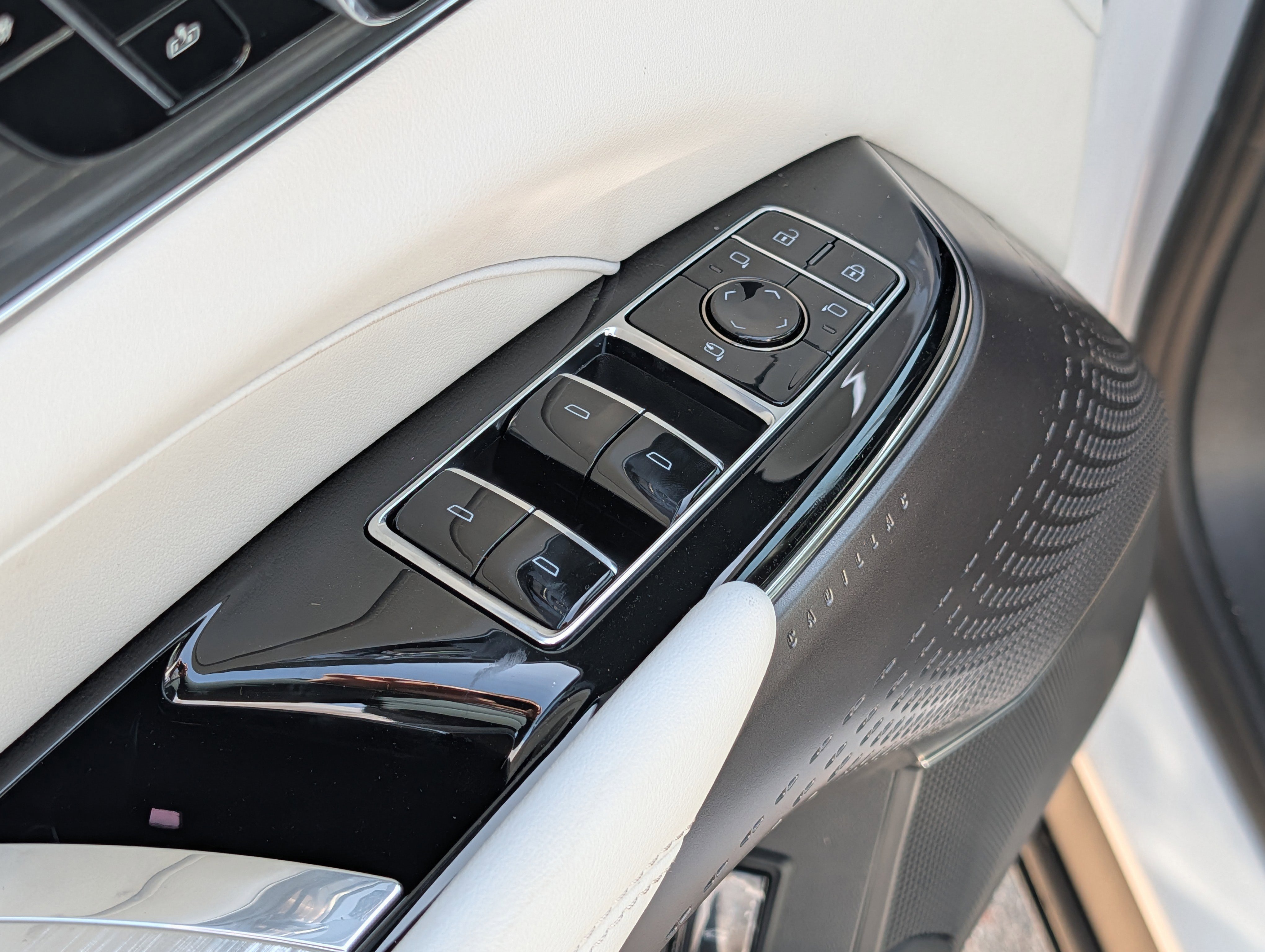 New 2026 Cadillac Lyriq Sport image 17