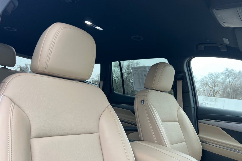 Used 2025 Buick Enclave Preferred image 15