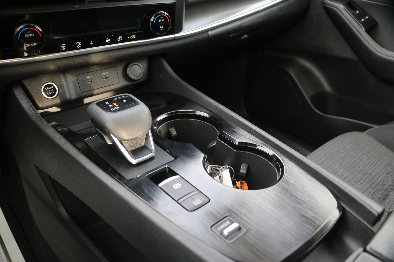 Used 2023 Nissan Rogue SV image 25