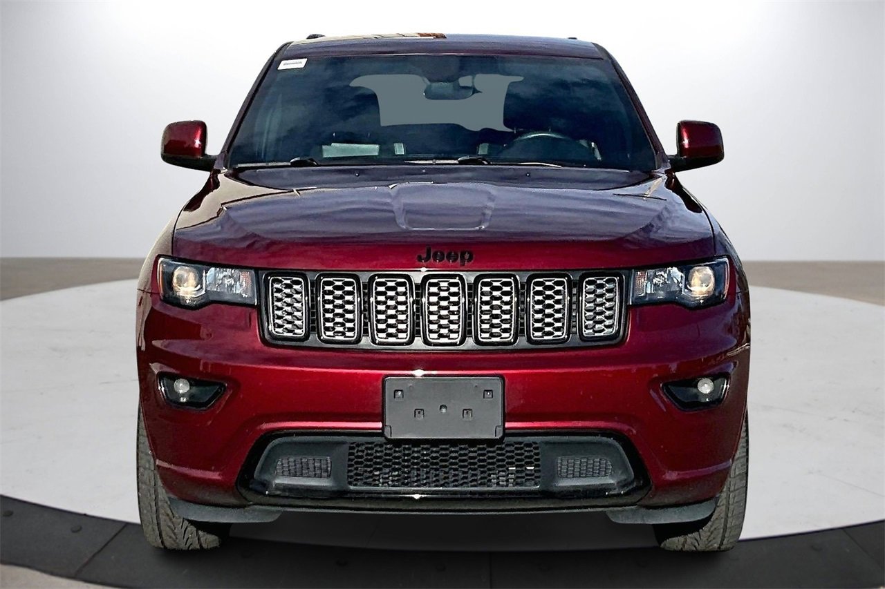 Certified 2018 Jeep Grand Cherokee Altitude image 3