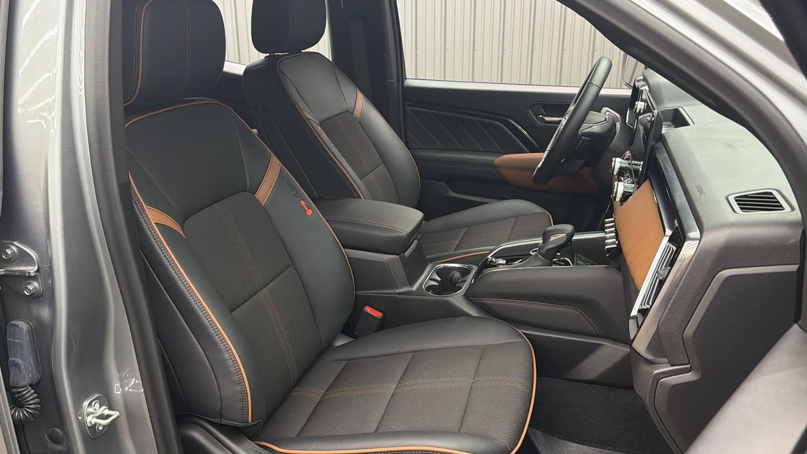 Used 2026 GMC Canyon AT4 AWD/4WD image 34